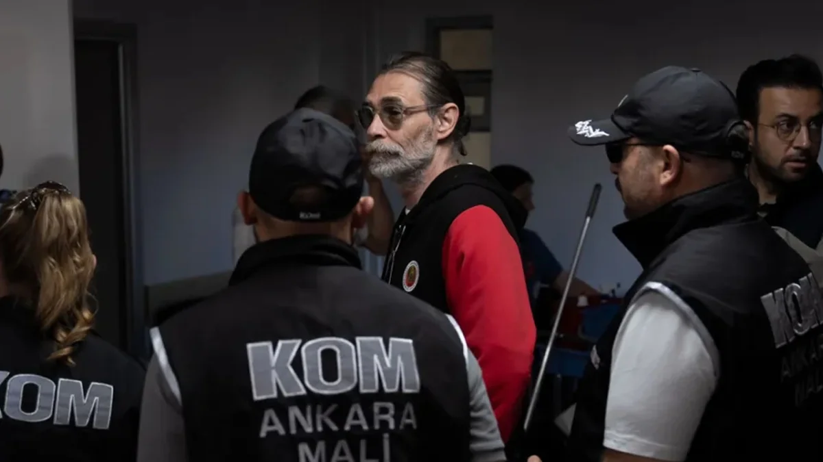 Etimesgut Belediyesi’ne operasyon: Erdal Beşikçioğlu gözaltına alındı