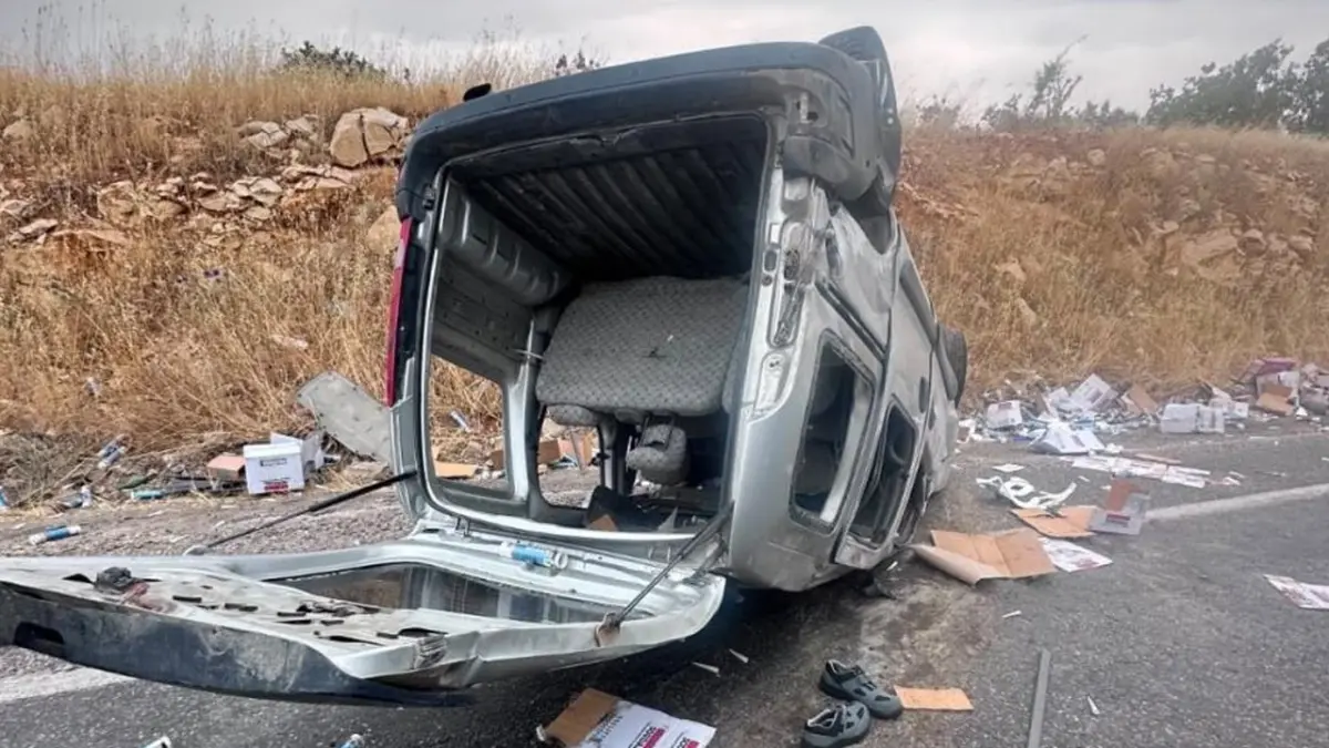 Feci kazada Trabzon plakalı araç karşı şeride geçti! 4 yaralı