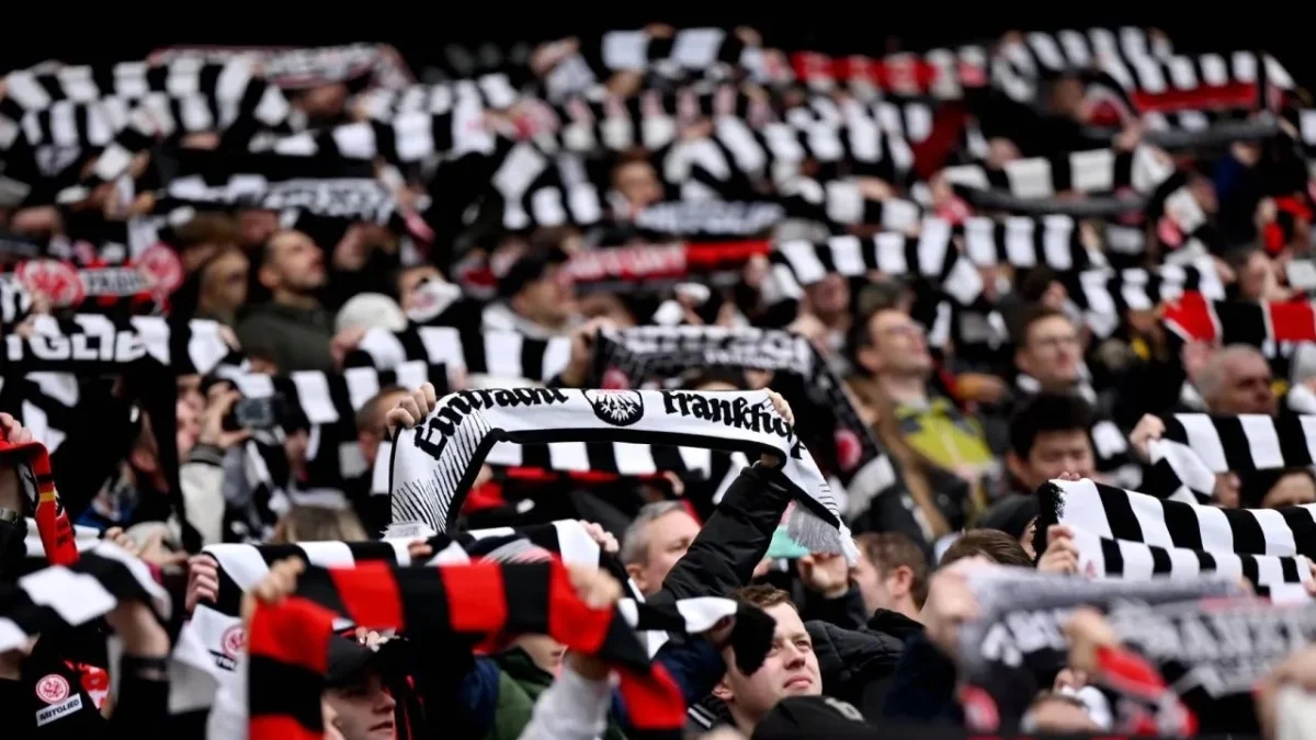 Frankfurt cephesinden açıklama! Trabzonspor maçı seyircisiz mi?