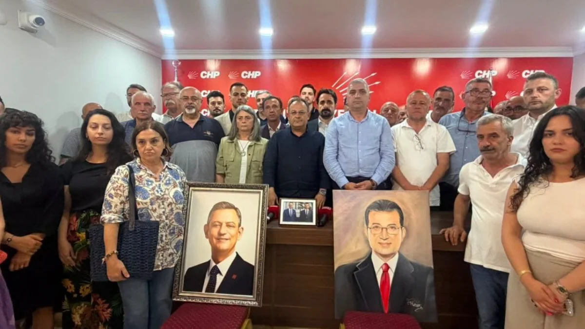Kararın ardından Trabzon'da telefon trafiği! Bak ve Batmaz'a destek yağdı