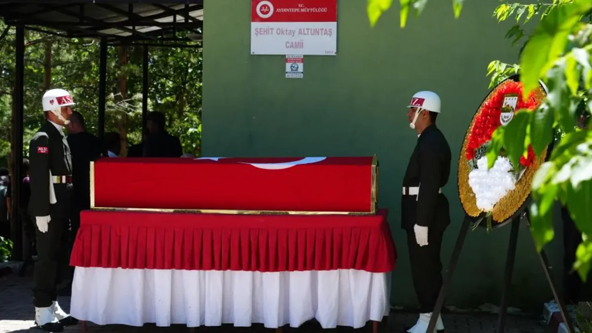 Kıbrıs Gazisi Eşref Kabak son yolculuğuna askeri törenle uğurlandı