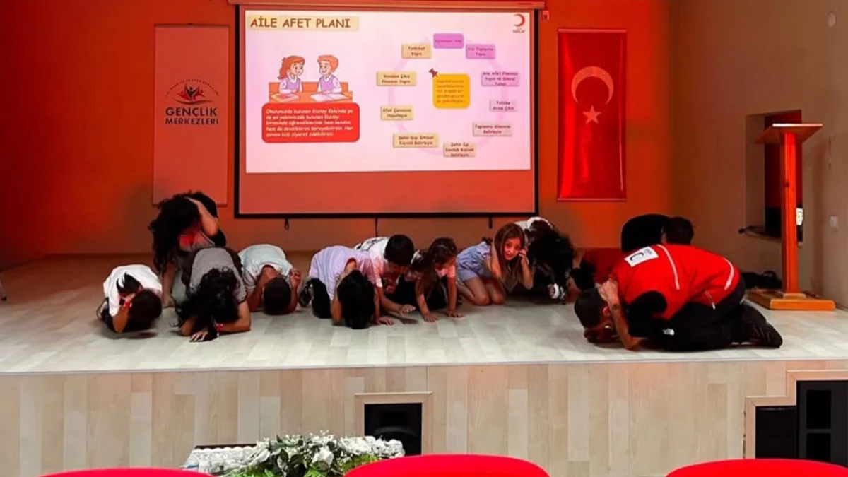 Kızılay’dan Bayburt’ta öğrencilere afet bilinci eğitimi