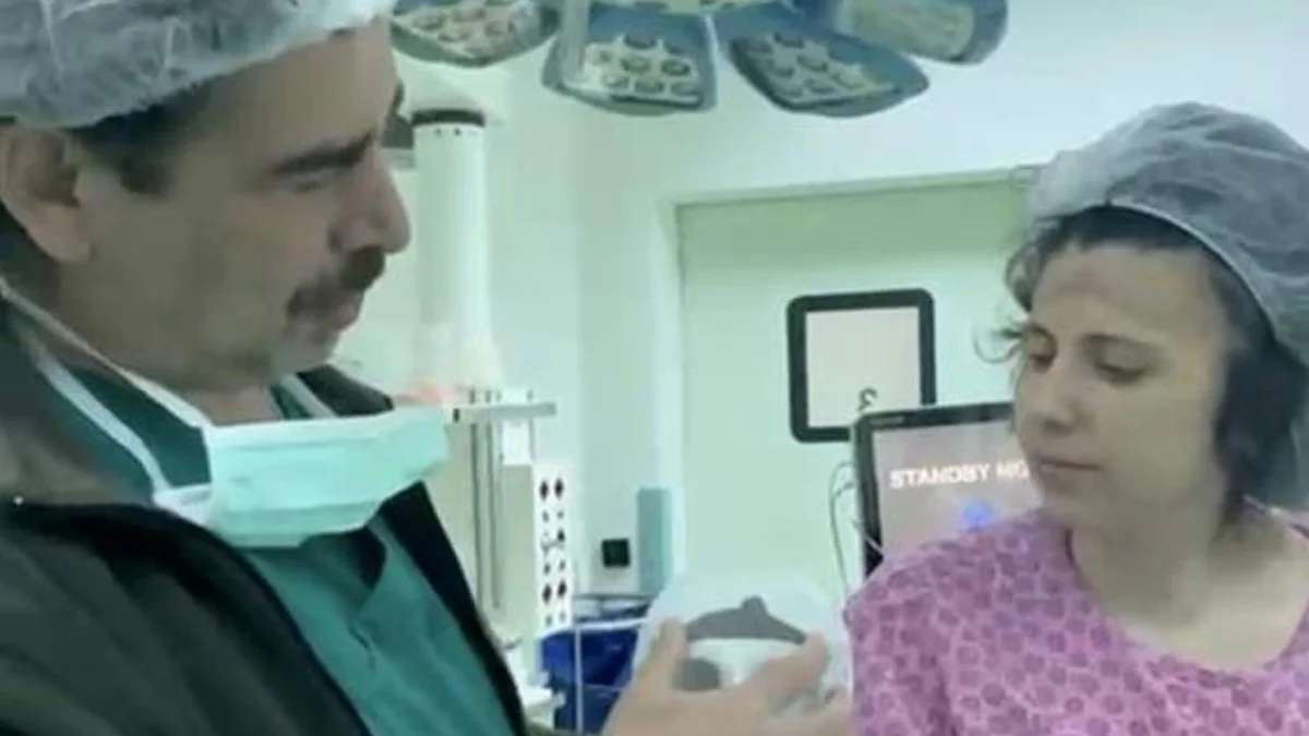 KTÜ'de kişiye özel implantla öğretmene yeni umut! Alnındaki çöküklük giderildi