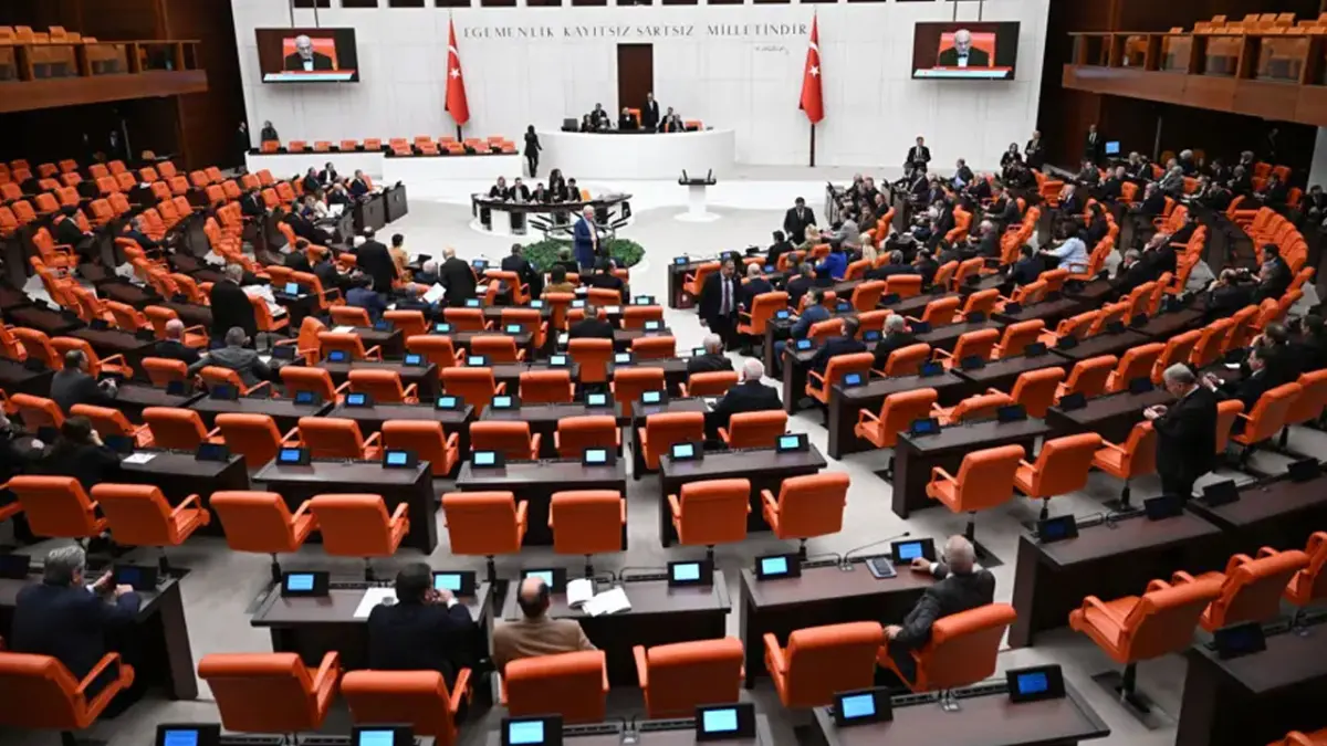 Meclis'te sandalye dağılımı değişiyor! CHP'de büyük kopuş
