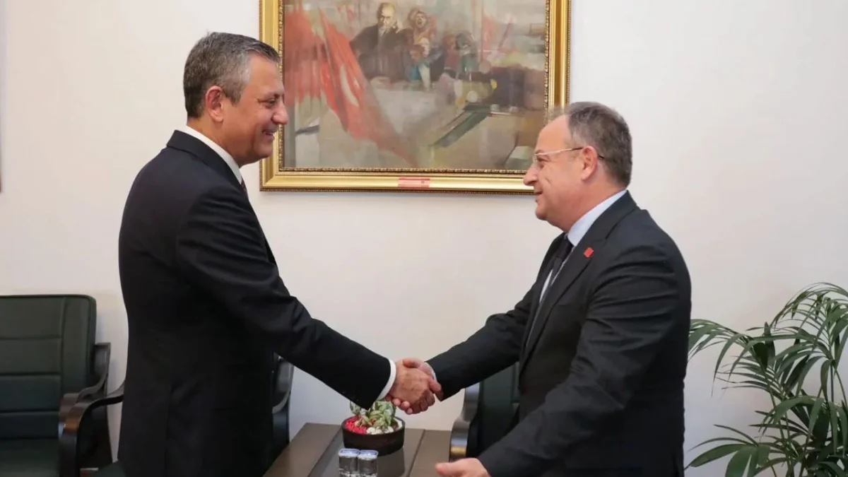 Mustafa Bak Özgür Özel ile Ankara’da toplantıda! Trabzon masaya yatırıldı
