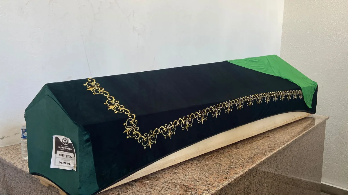 Mustafa Bıyık’ın annesi son yolculuğuna uğurlandı