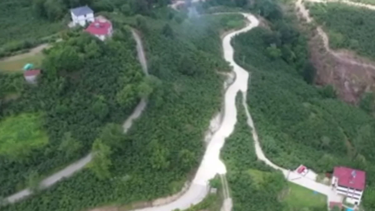 Ordu'da 1,3 Kilometrelik yolda beton yol çalışması sürüyor