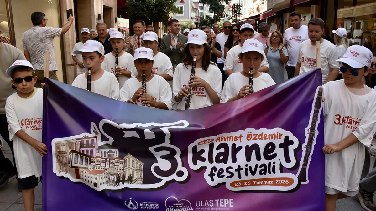 Ordu'da 3. Ahmet Özdemir Klarnet Festivali kortej yürüyüşüyle başladı