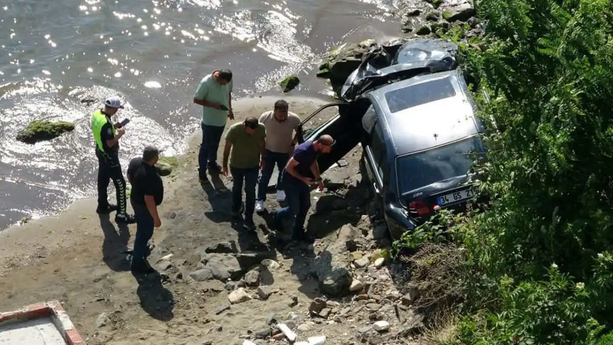 Ordu'da kontrolden çıkan otomobil deniz kıyısına uçtu! "Uçak düştü sandık"