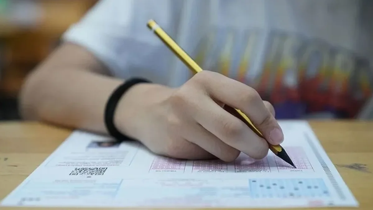 ÖSYM açıkladı! YKS AYT’de bir soru iptal edildi, bir sorunun da yanıtı değişti