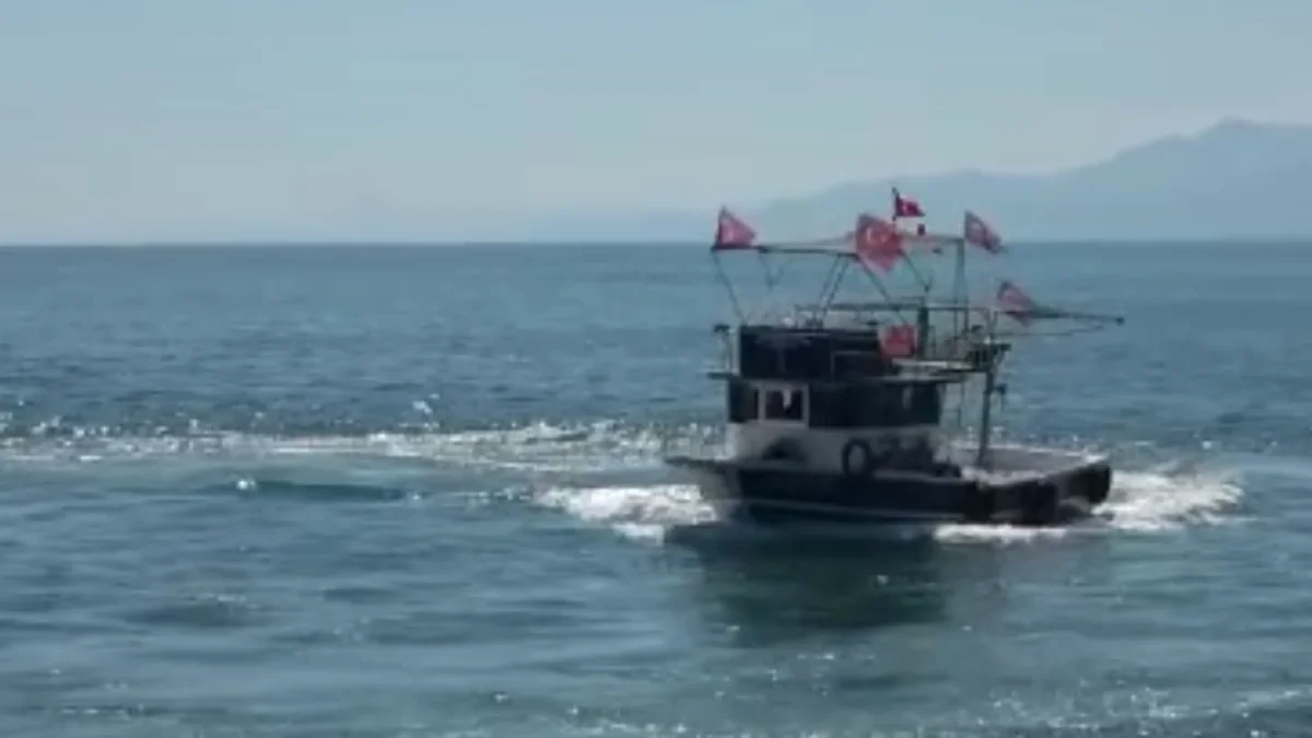 Perşembe’de Kabotaj Bayramı coşkusu! Yağlı direk yarışması nefes kesti
