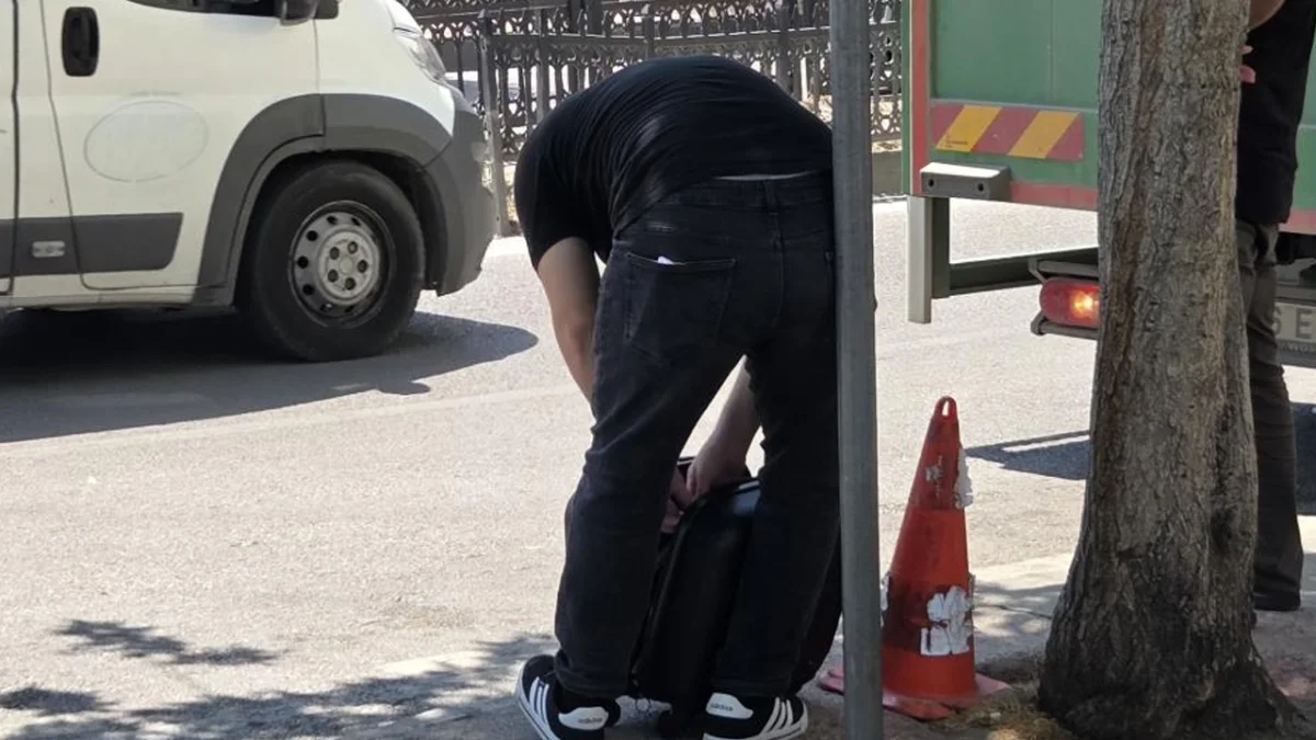 Samsun'da kaldırımda unutulan valiz paniğe neden oldu