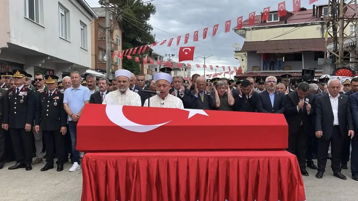 Şehit Uzman Çavuş Mehmet Demirbaş son yolculuğuna uğurlandı
