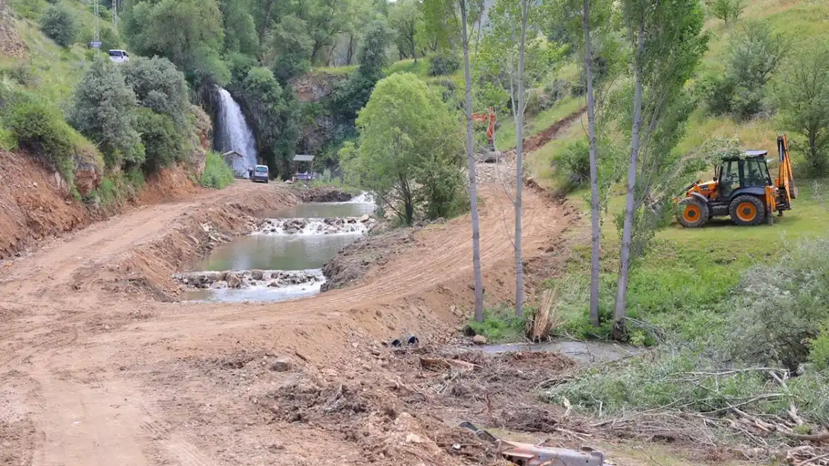 Sırakayalar Şelalesi turizme kazandırılıyor! Çalışmalarda sona doğru