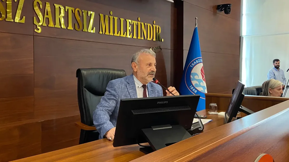 Trabzon Büyükşehir Meclisi’nde Kanca ile CHP arasında özür ve uzlaşı sağlandı “Haklı olmak hakaret etmeyi gerektirmez”