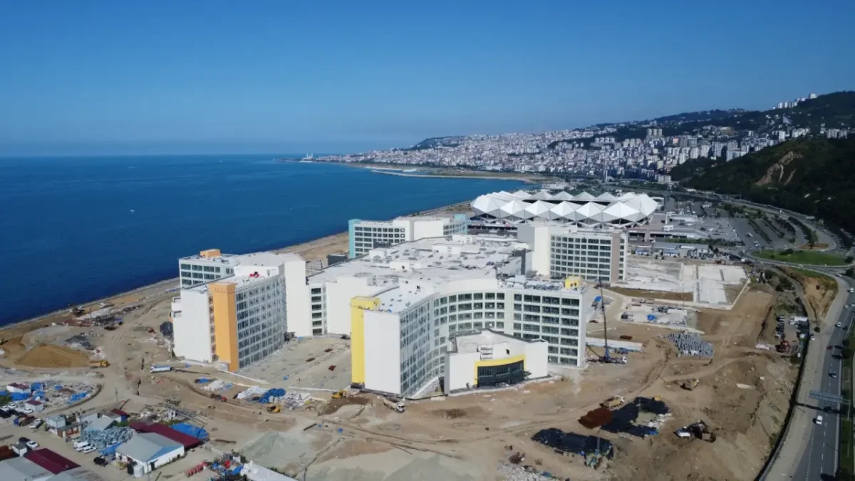 Trabzon Şehir Hastanesin’de personel sayısı tartışması: “3 bin kişi mi alınacak? 5 bin kişi mi?
