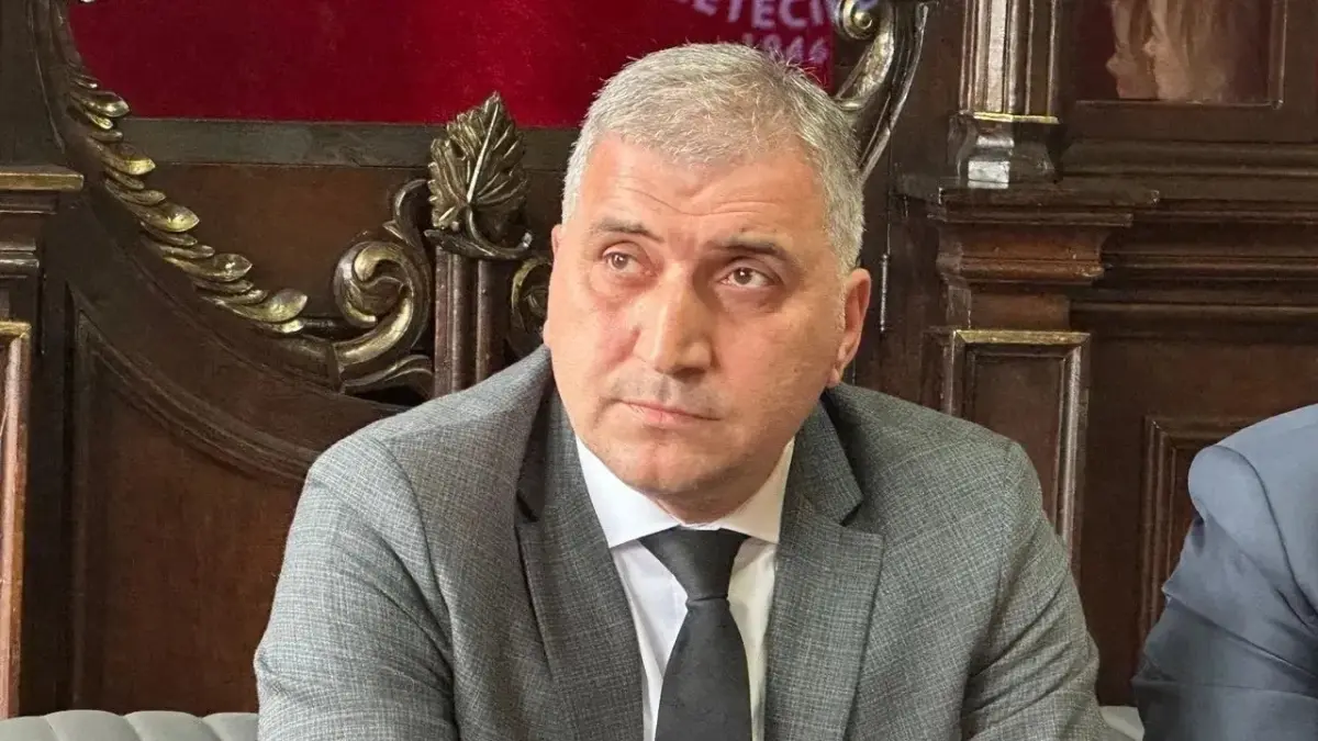 Trabzon siyasetinde hareketli saatler CHP ilçe başkanını görevden aldı