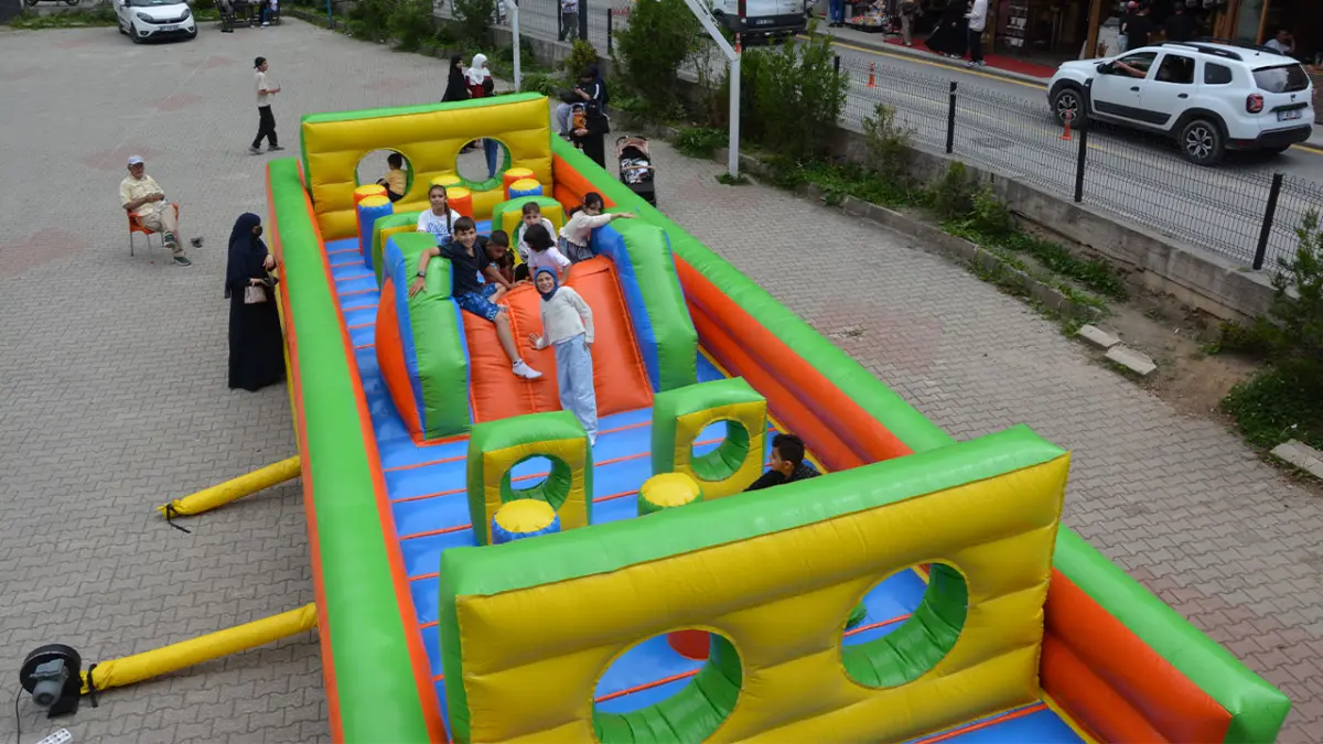 Trabzon Uzungöl’de çocuklar için ücretsiz oyun parkı açıldı