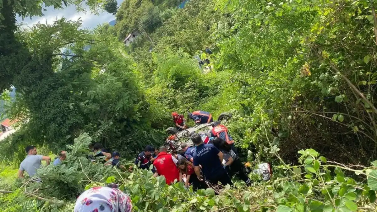 Trabzon yolunda feci kaza! 2 kişi hayatını kaybetti, 3 ağır yaralı