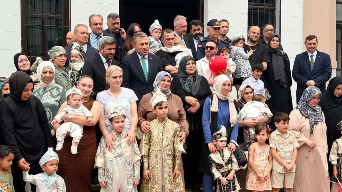 Trabzon’da düzenlenen sünnet şöleninde 25 çocuk mutluluk yaşadı