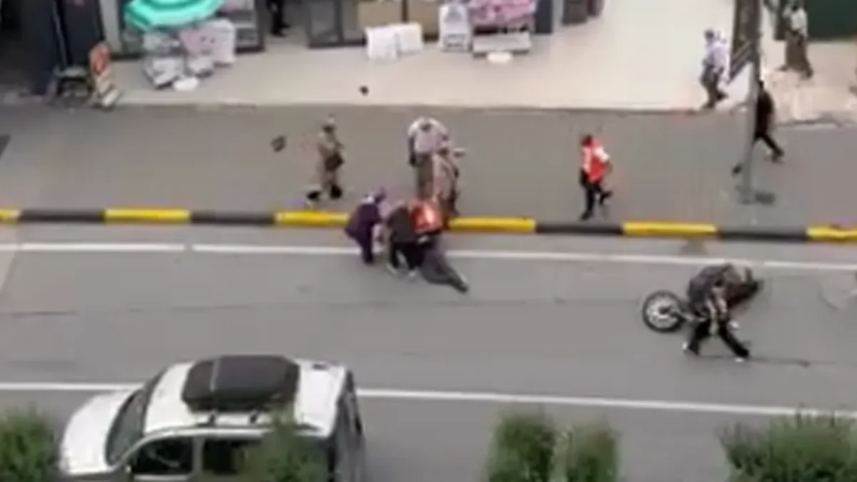 Trabzon'da feci kaza! Motosiklet sürücüsü kaldırıma savruldu