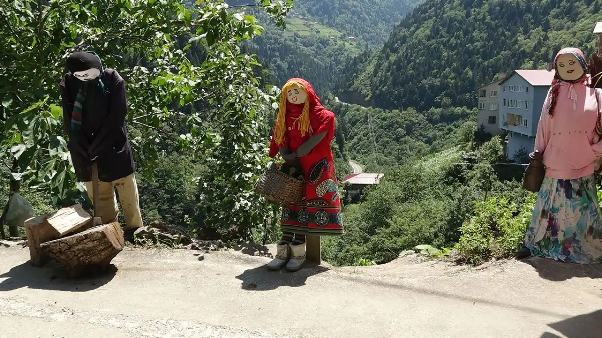 Trabzon'da korkuluklar sanat eserine dönüştü, köy turizmine yeni soluk geldi
