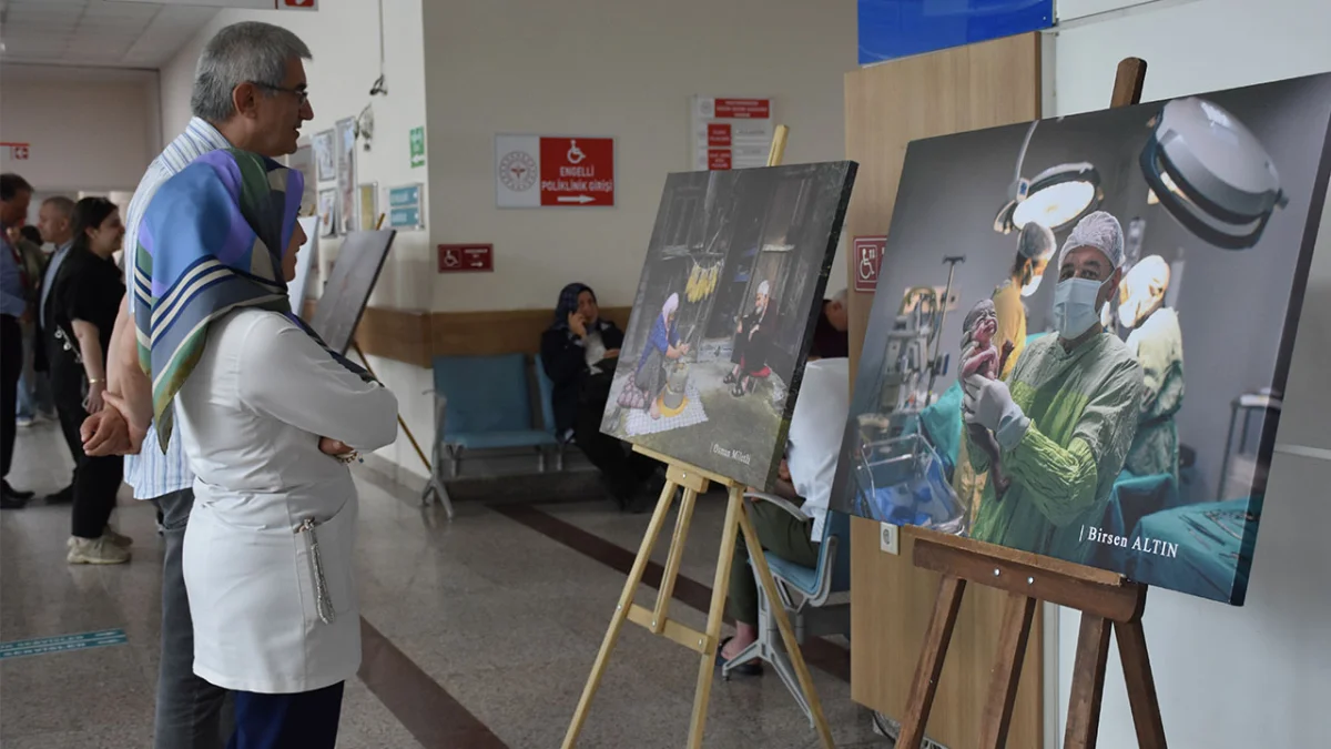 Trabzon’da sağlık çalışanlarının fotoğrafları sergide buluştu