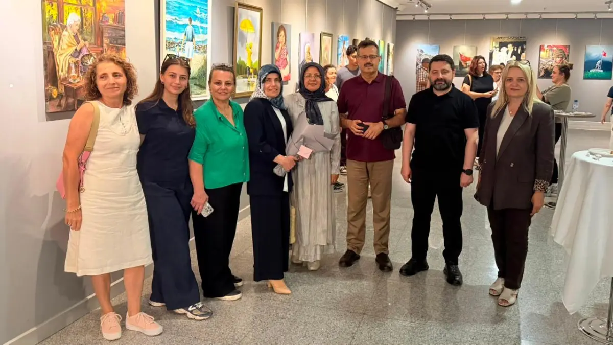 Trabzon'da sanat dolu sergi! Kursiyerlerin eserleri büyük beğeni topladı