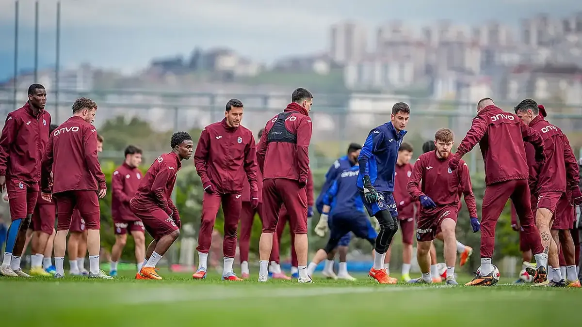 Trabzonspor 'da gitti 8 geldi! Hareketlilik sürüyor