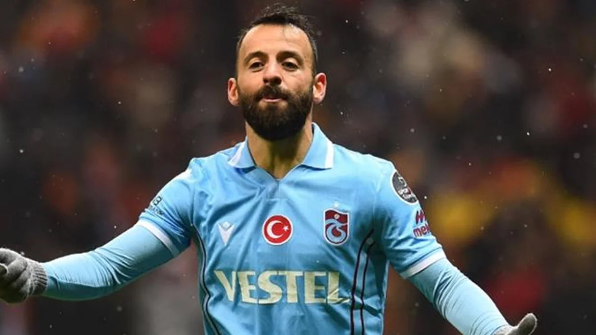 Trabzonspor'un eski yıldızı Türkiye'ye döndü! İmzayı attı
