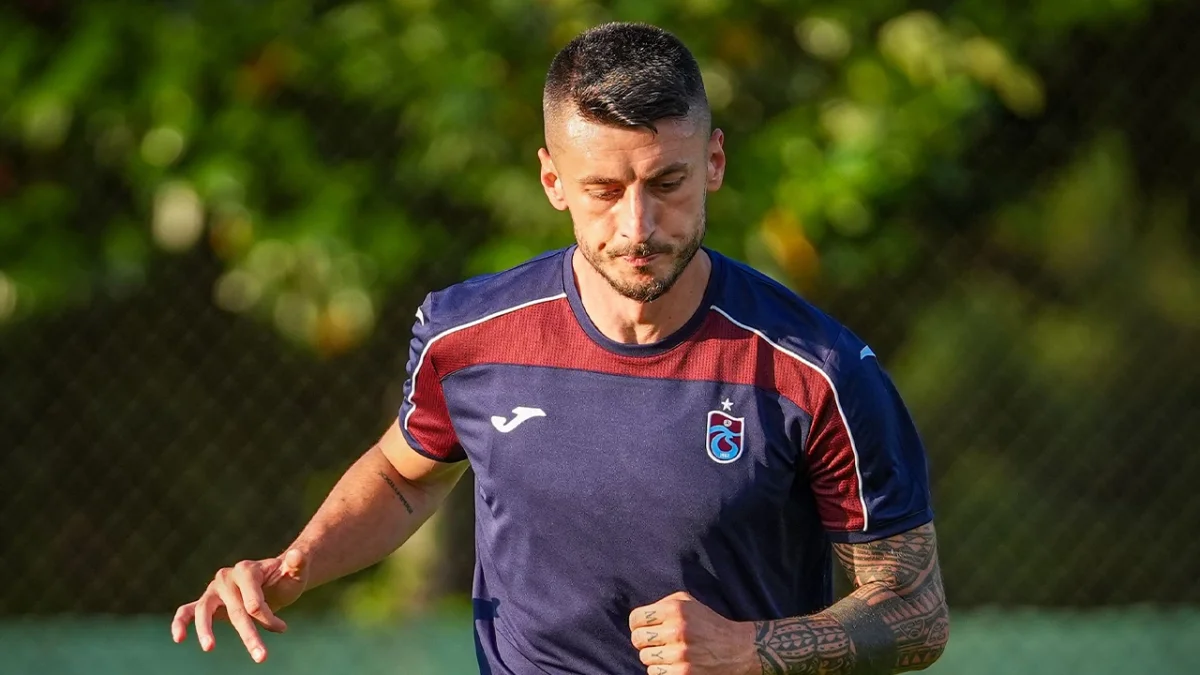 Trabzonspor'un yeni transferi Metehan Mimaroğlu basın karşısına çıkıyor