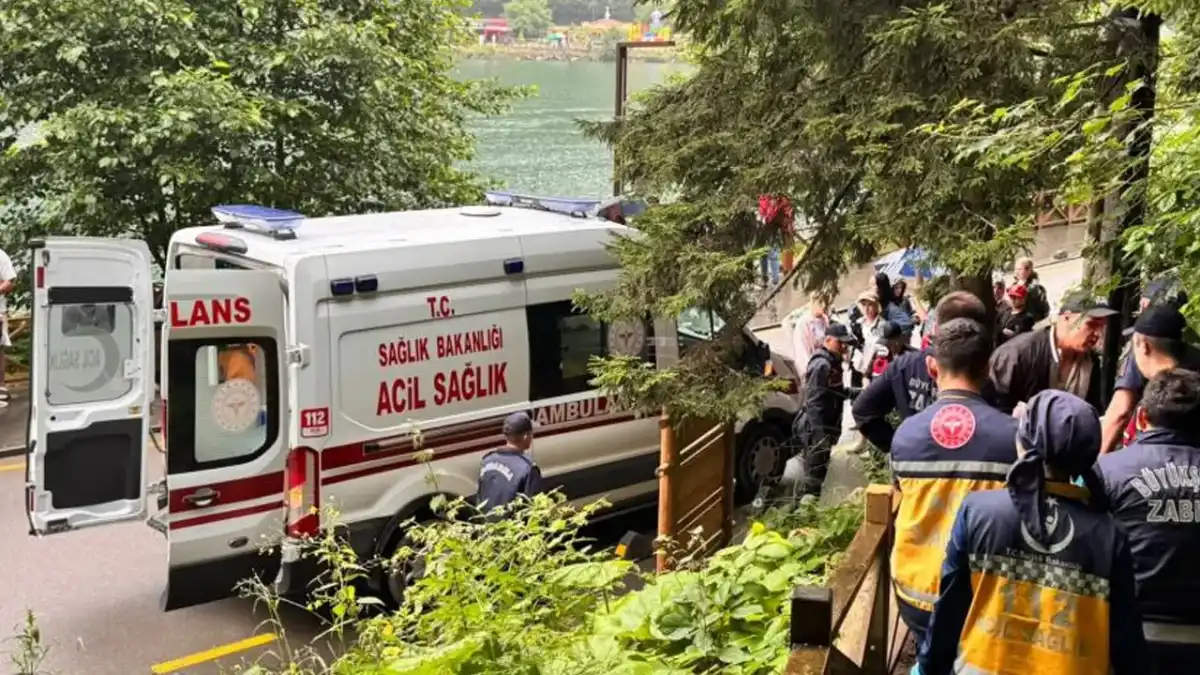Uzungöl’de otomobil yamaçtan yuvarlandı! Yemenli çift yaralandı