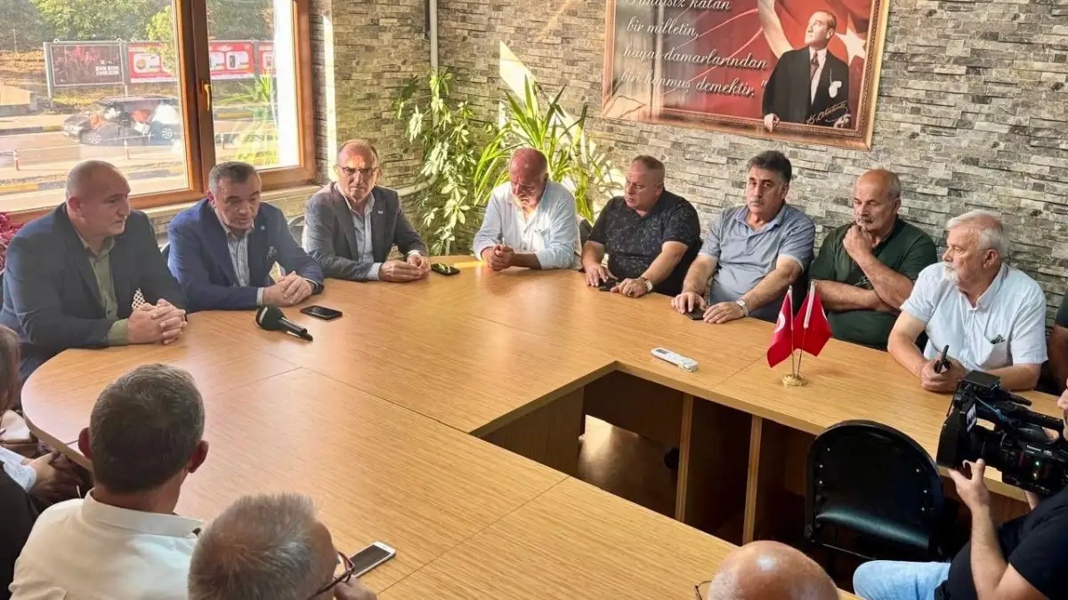 Yavuz Aydın Trabzon’da üç ilçede vatandaşlarla buluştu