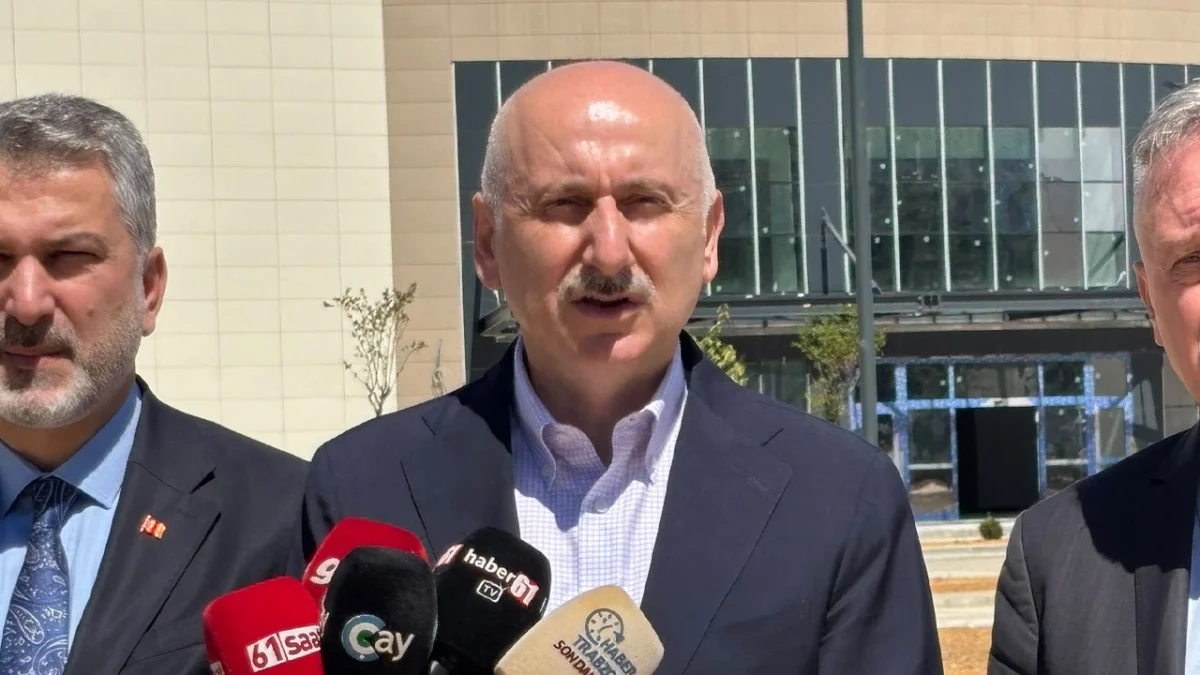 Adil Karaismailoğlu’ndan Trabzon’a peş peşe müjdeler! Şehir Hastanesi için tarih verdi