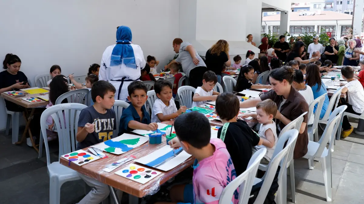 Akçaabat’ta çocuklar sanatla buluştu! Minik ressamlar kendi eserlerini yaptı