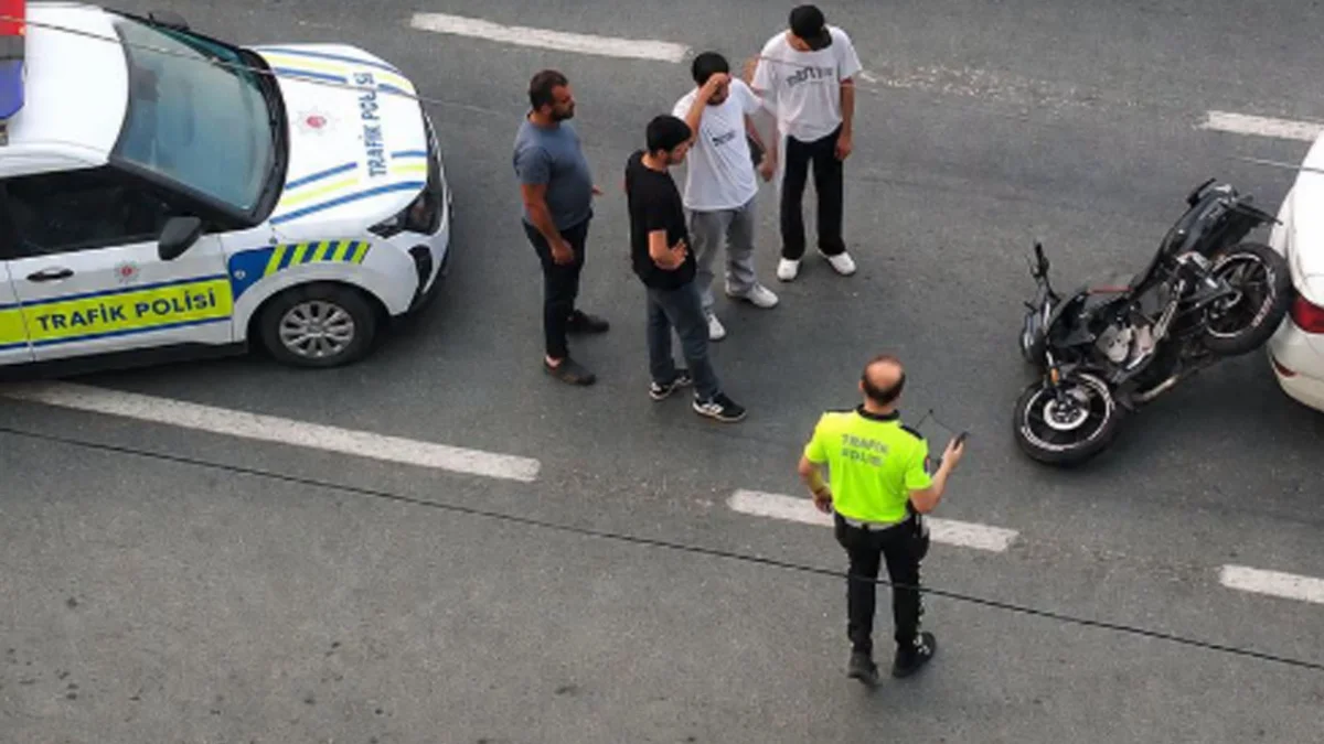 Akçaabat'ta otomobil ile motosiklet çarpıştı! Sürücü yaralandı