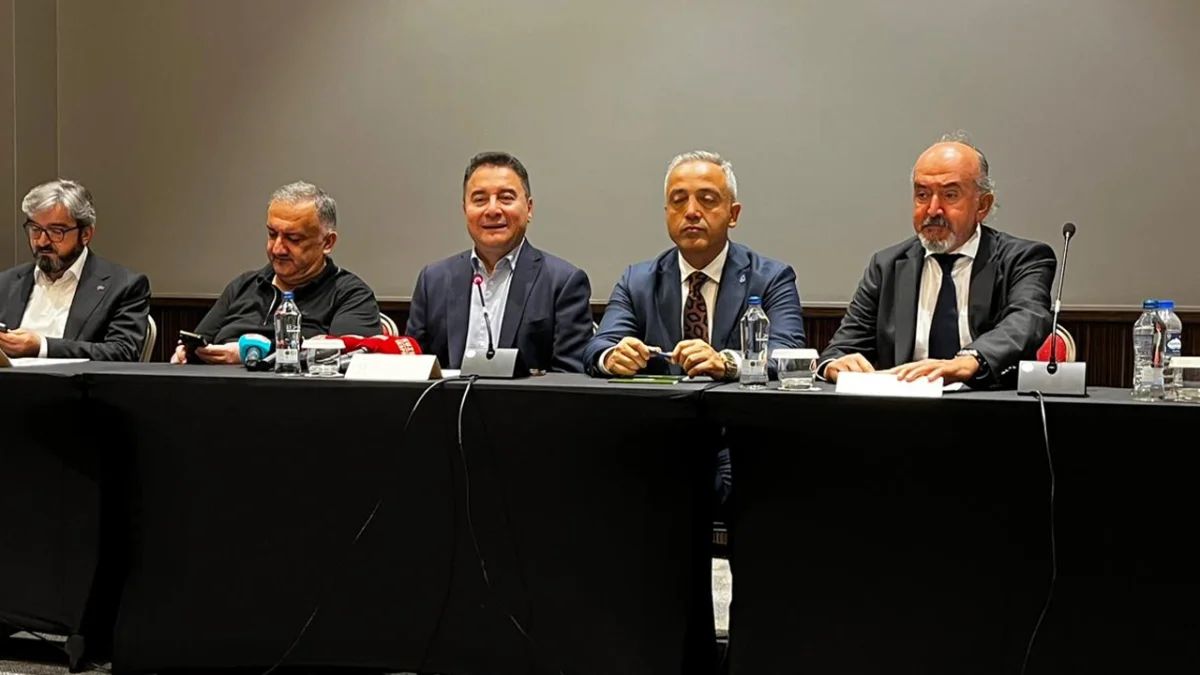 Ali Babacan’dan Trabzon’da AK Parti seçmenine dikkat çeken mesaj