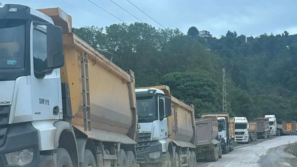 Araklı’da 11 mahallenin yolunda şantiye yoğunluğu tepki çekti