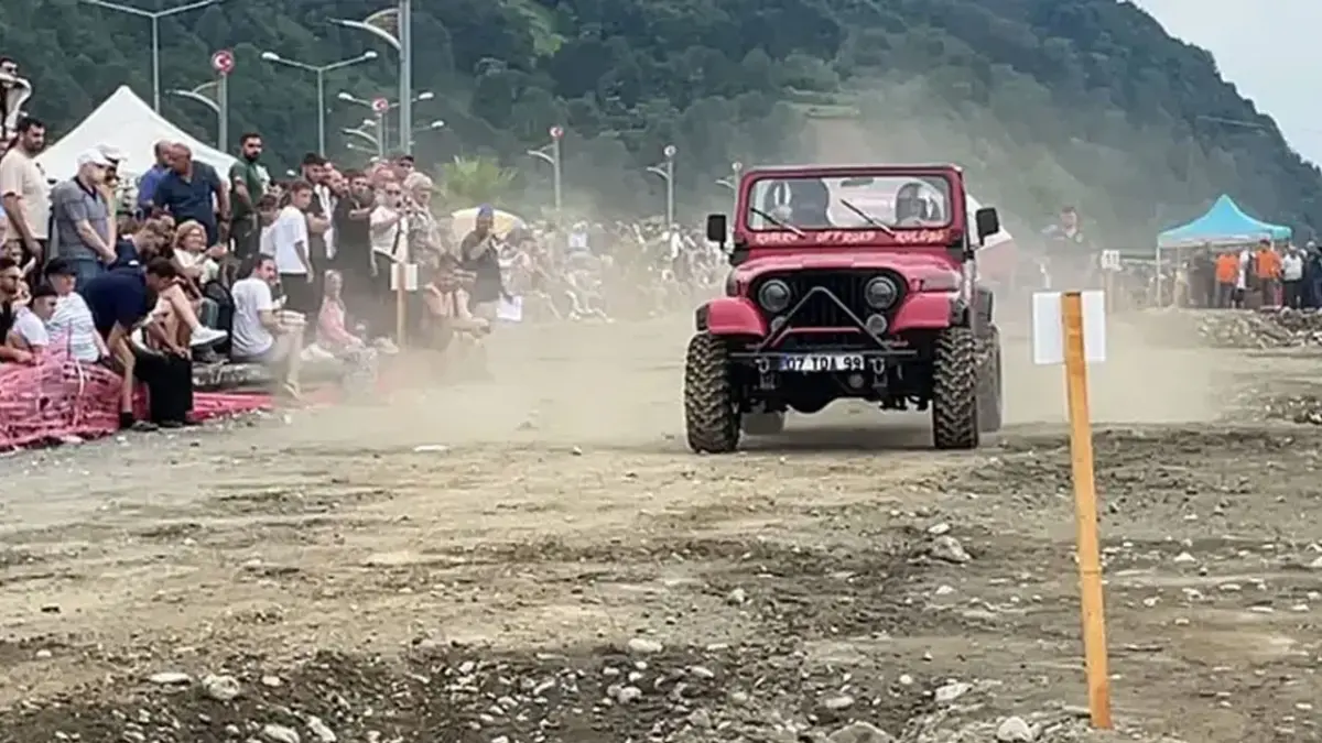 Artvin’de off-road heyecanı: Yarışlarda kaza anları kamerada