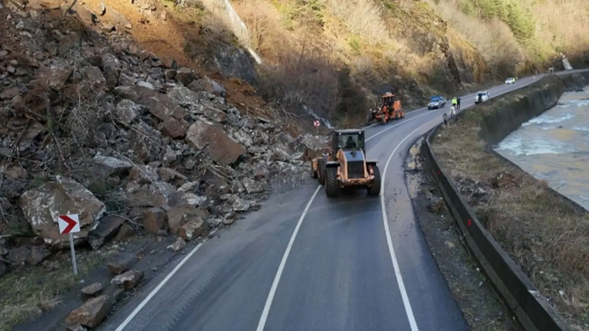 Artvin’de sürücüler dikkat! Bu yolda ulaşım kontrollü sağlanacak