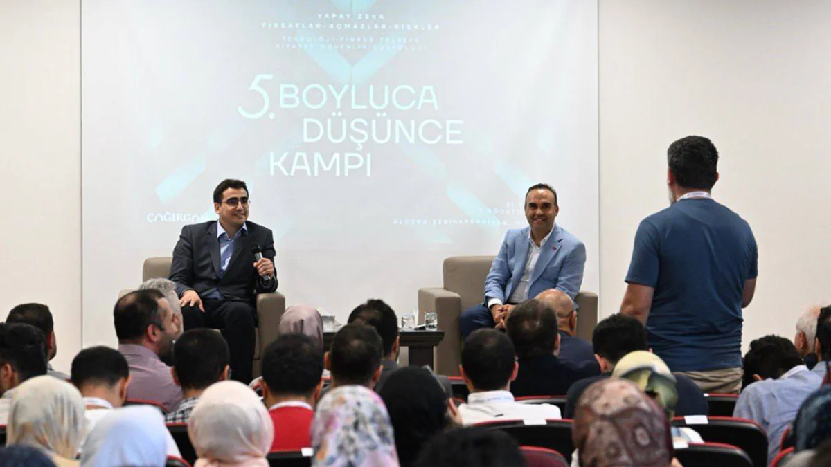 Bakan Kacır açıkladı! 2 yılda 5 milyon kişiye yapay zeka eğitimi verilecek