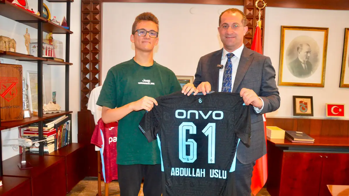 Başkan Ekim, YKS Türkiye birincisi Abdullah Uslu’yu ağırladı