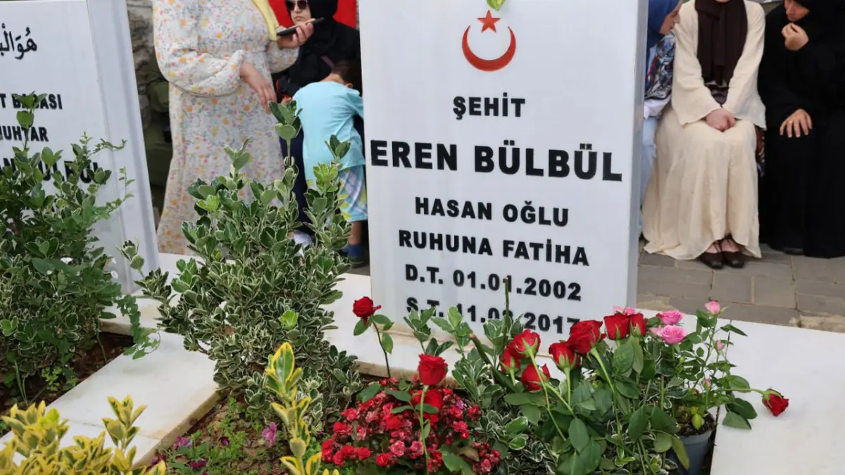 Başkan Genç’ten Eren Bülbül’e vefa: Şiirleri kitaplaştırdı