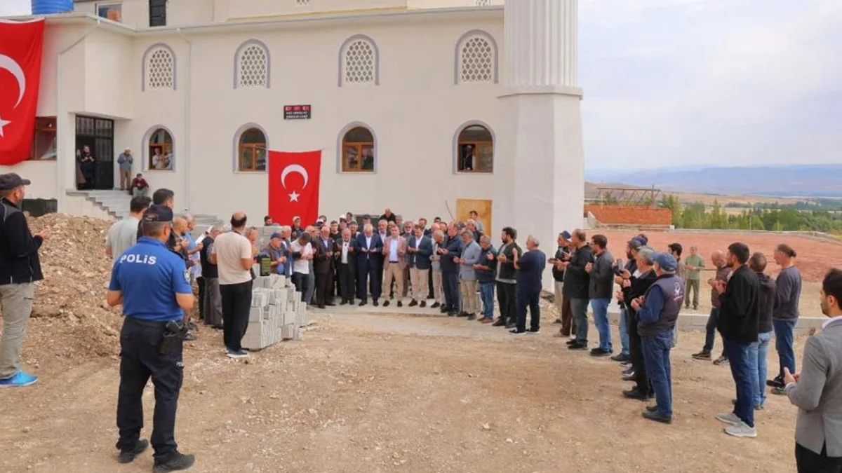 Bayburt Aydıntepe’de Hacı Abdullah Erdoğan Camii ibadete açıldı