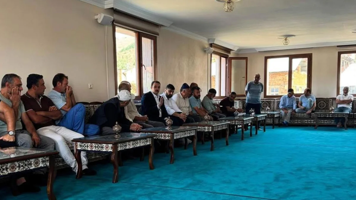 Bayburt Demirözü Kaymakamı Ahat’tan köy ziyareti