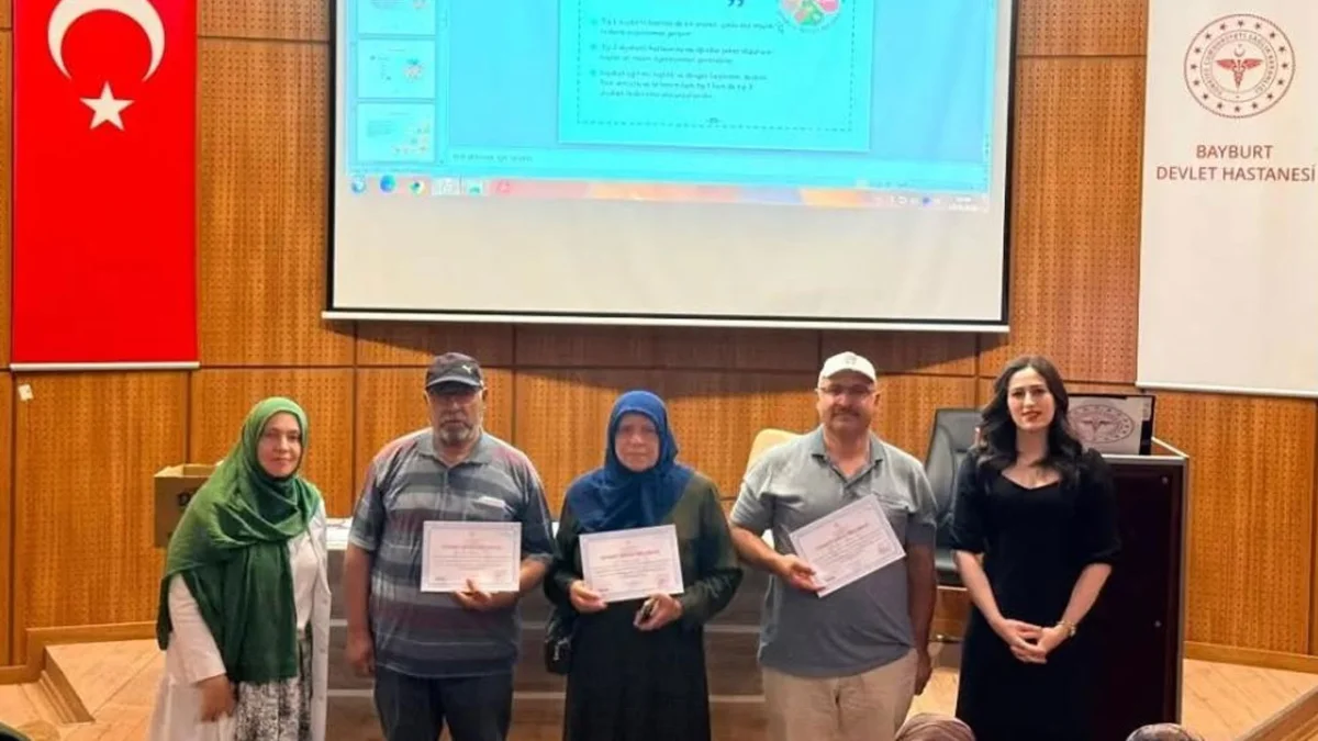 Bayburt Devlet Hastanesi’nde Diyabet Okulu eğitimleri tamamlandı
