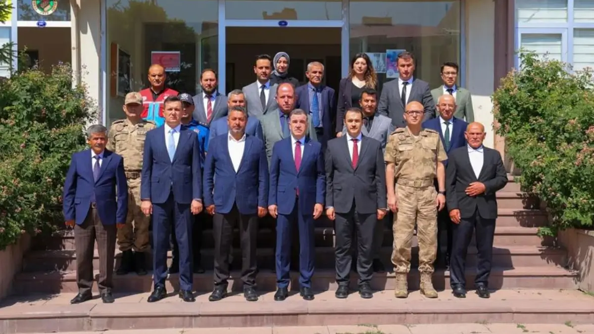 Bayburt Valisi Eldivan'dan Demirözü Kaymakamı Ahat'a hayırlı olsun ziyareti