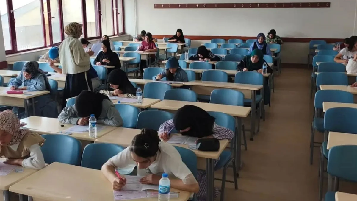 Bayburt’ta 330 öğrencinin katıldığı dini bilgiler yarışması düzenlendi