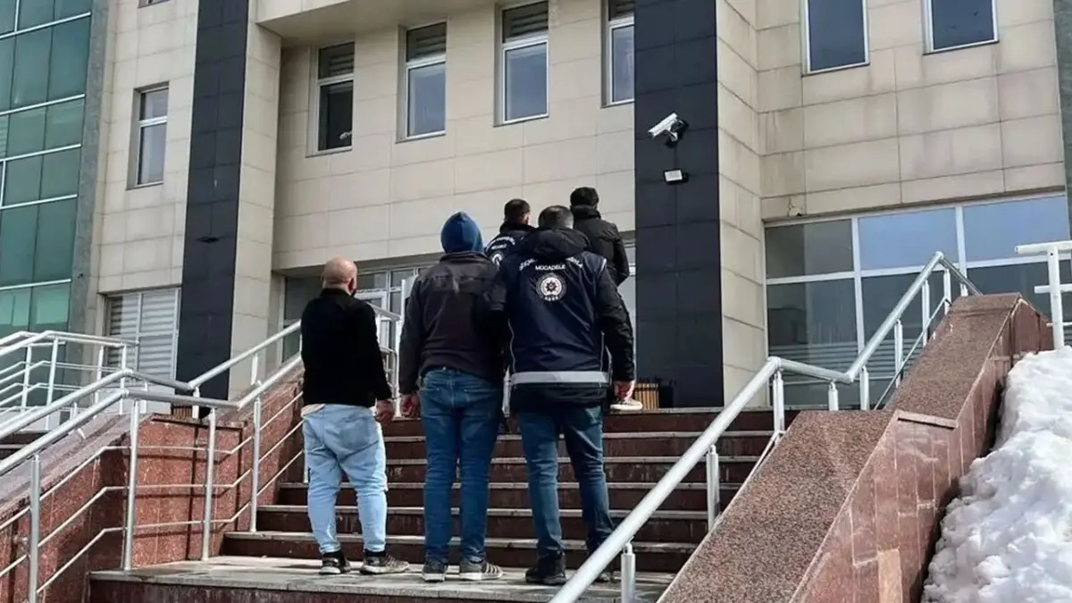 Bayburt’ta 6 düzensiz göçmen yakalandı: 1 şüpheli gözaltında