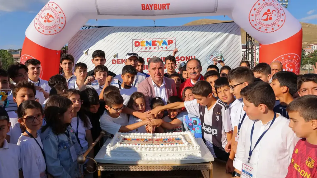 Bayburt’ta Gençlik ve Spor Festivali ile DENEYAP kapanışı yapıldı